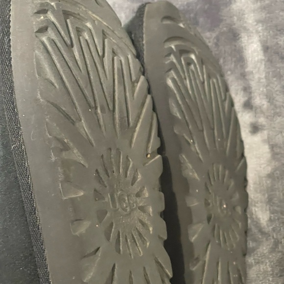 UGG Classic Short Boots - Black - Picture 7 of 7